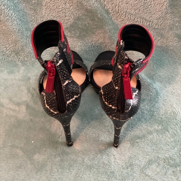 PRELOVED ✨ Ankle Strap Stiletto Heels - Picture 3 of 4